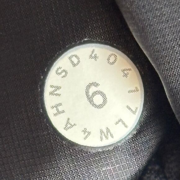 Lululemon Down For A Run Vest *Black - Picture 11 of 12